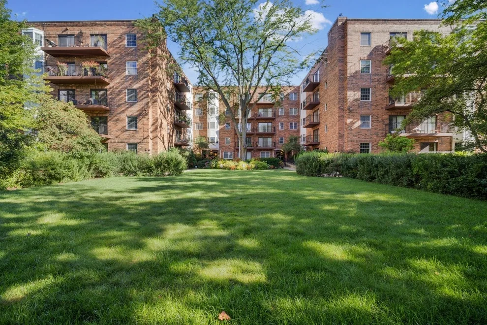 Unit for sale at 1503 Oak Avenue, Evanston, IL 60201