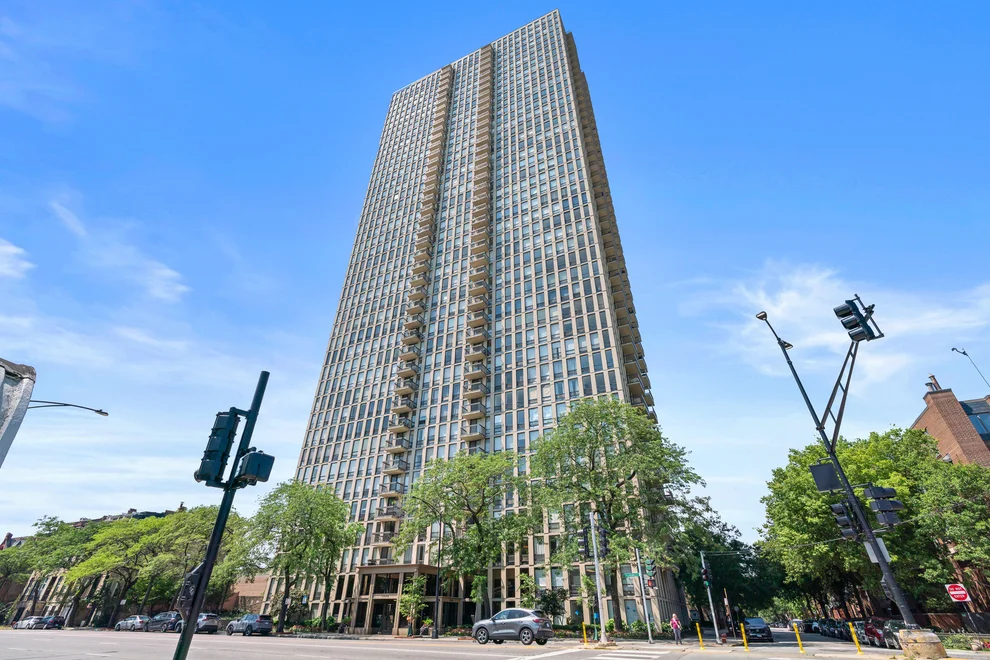 Unit for sale at 1660 N La Salle Drive, Chicago, IL 60614