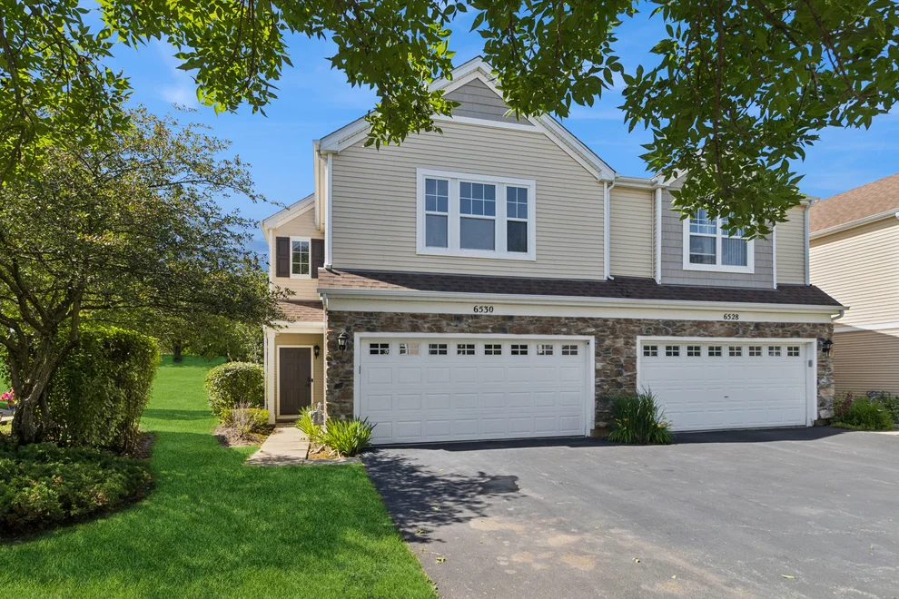 Unit for sale at 6530 Marble Lane, Carpentersville, IL 60110
