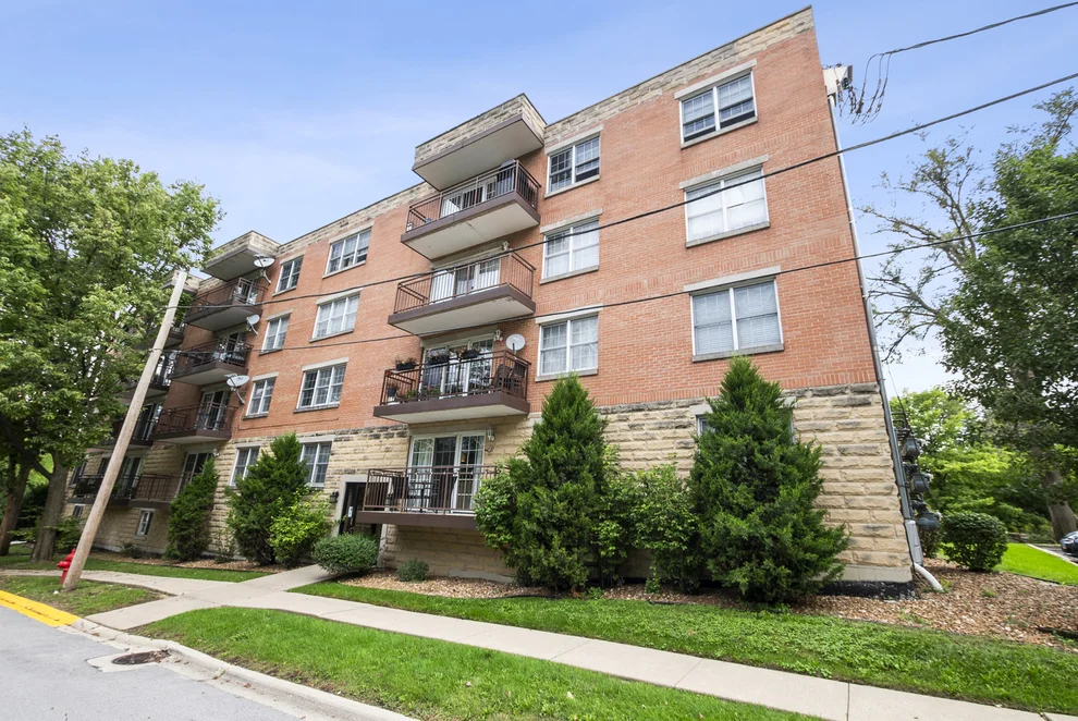 Unit for sale at 8733 Willow Boulevard, Willow Springs, IL 60480