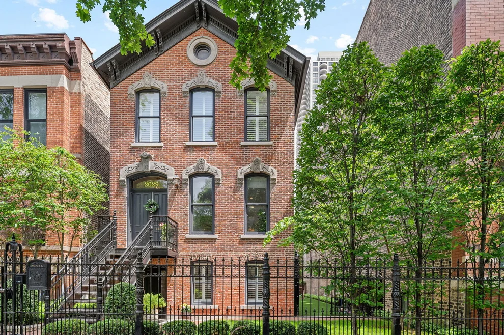 Unit for sale at 2029 N Sedgwick Street, Chicago, IL 60614