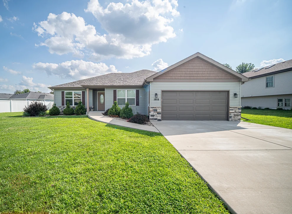 Unit for sale at 1908 Willow Brook Drive, Bourbonnais, IL 60914