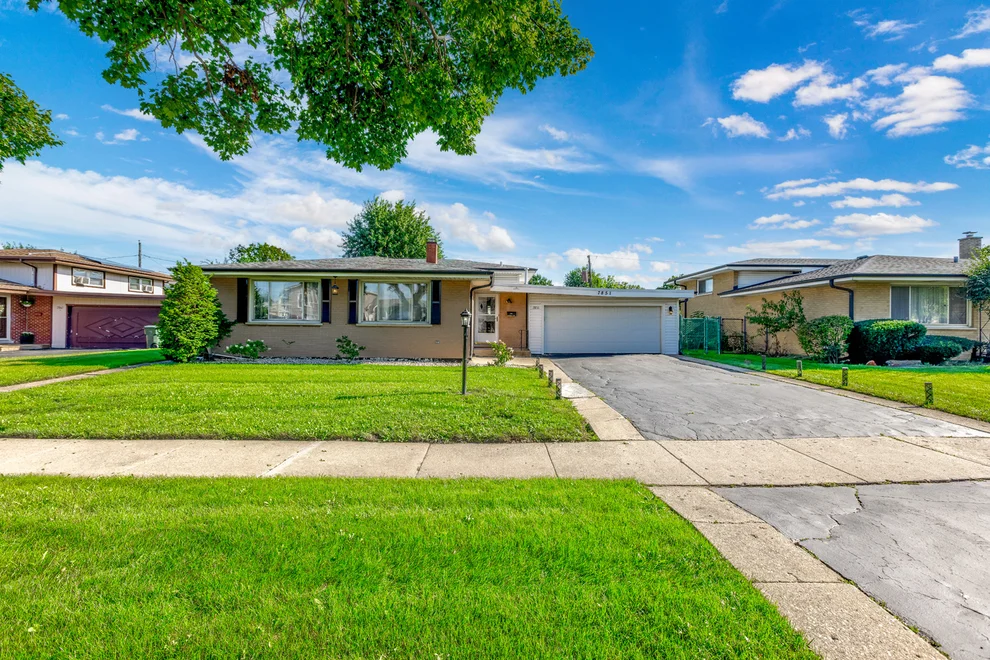 Unit for sale at 7851 W Church Street W, Morton Grove, IL 60053