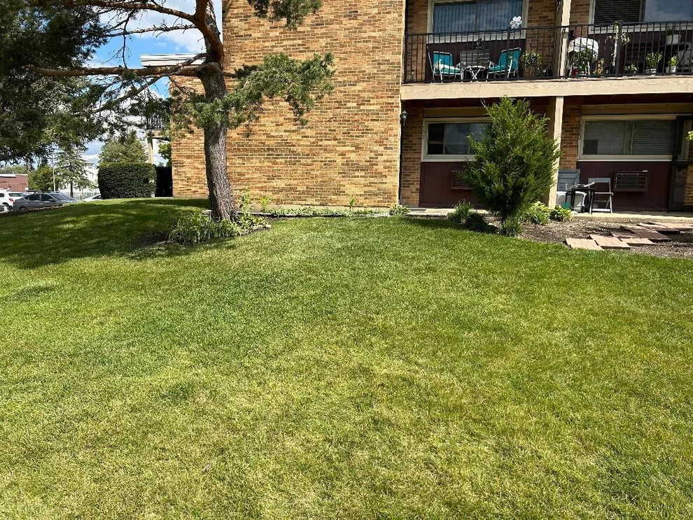 Unit for sale at 1313A S Rebecca Road, Lombard, IL 60148