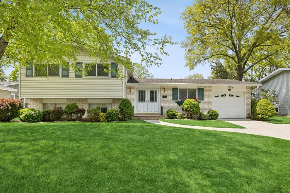 Unit for sale at 2406 N Lafayette Street, Arlington Heights, IL 60004