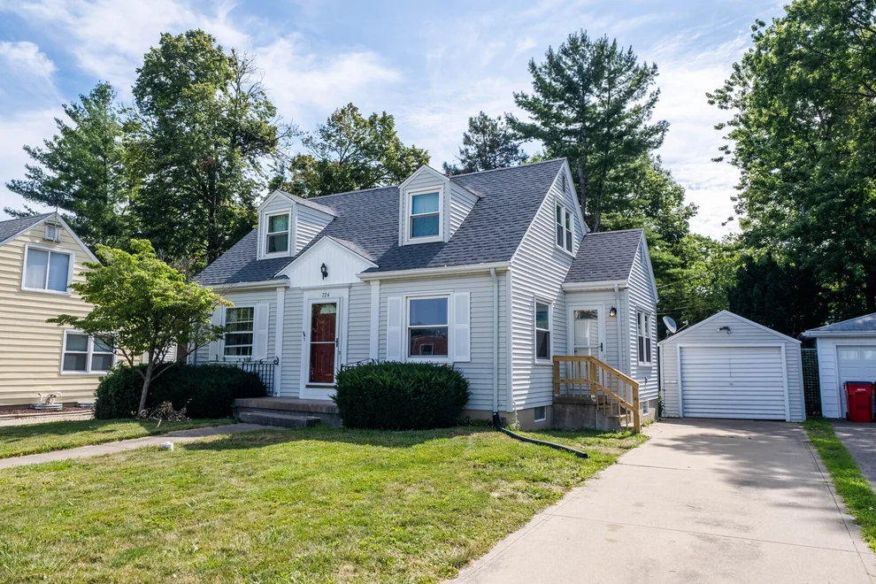 Unit for sale at 724 S New Street, Champaign, IL 61820