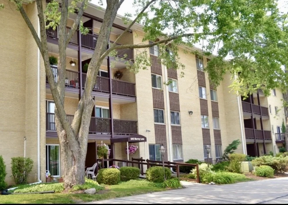 Unit for sale at 650 Murray Lane, Des Plaines, IL 60016