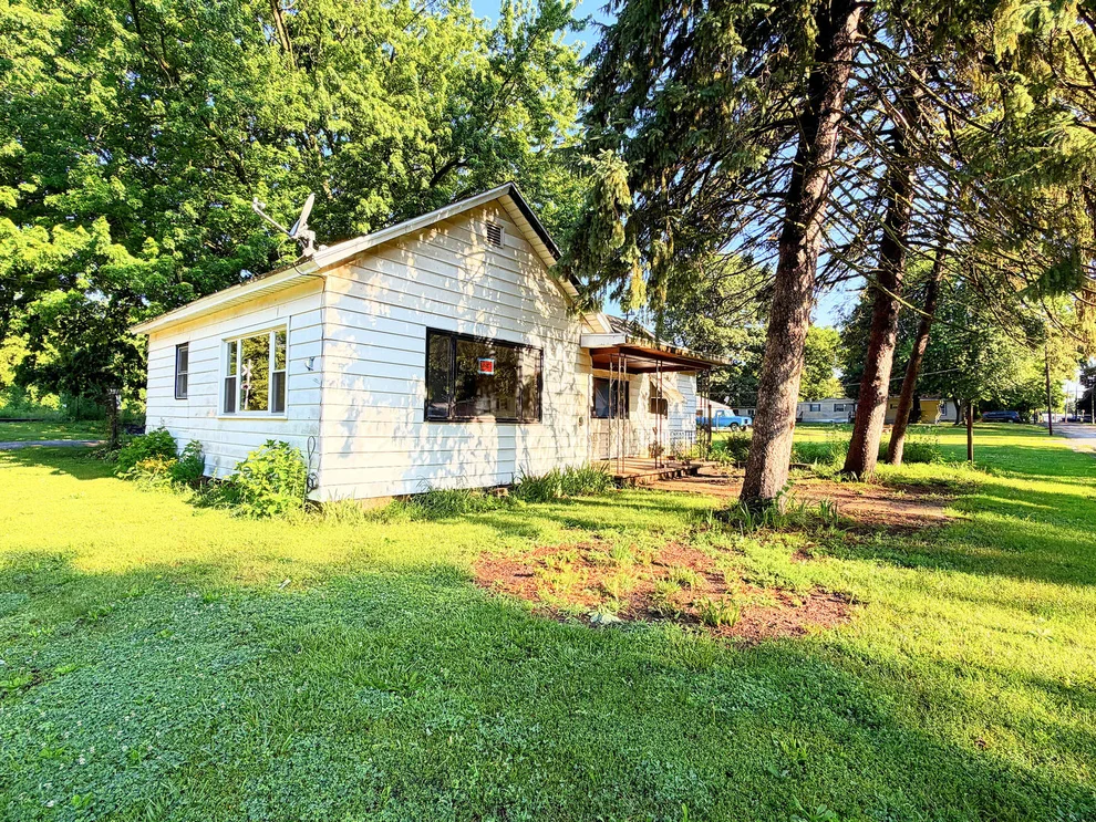 Unit for sale at 1402 N Sterling Street, Streator, IL 61364