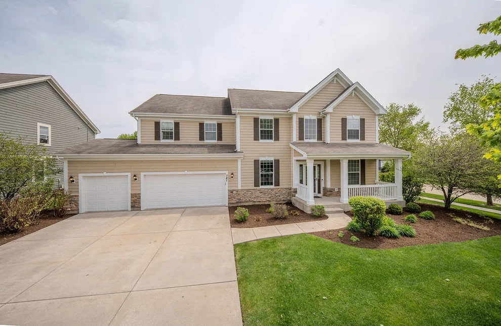 Unit for sale at 781 Richwood Avenue, Elgin, IL 60124