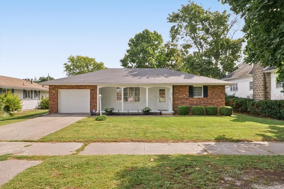 Unit for sale at 105 S Howard Street, Newman, IL 61942