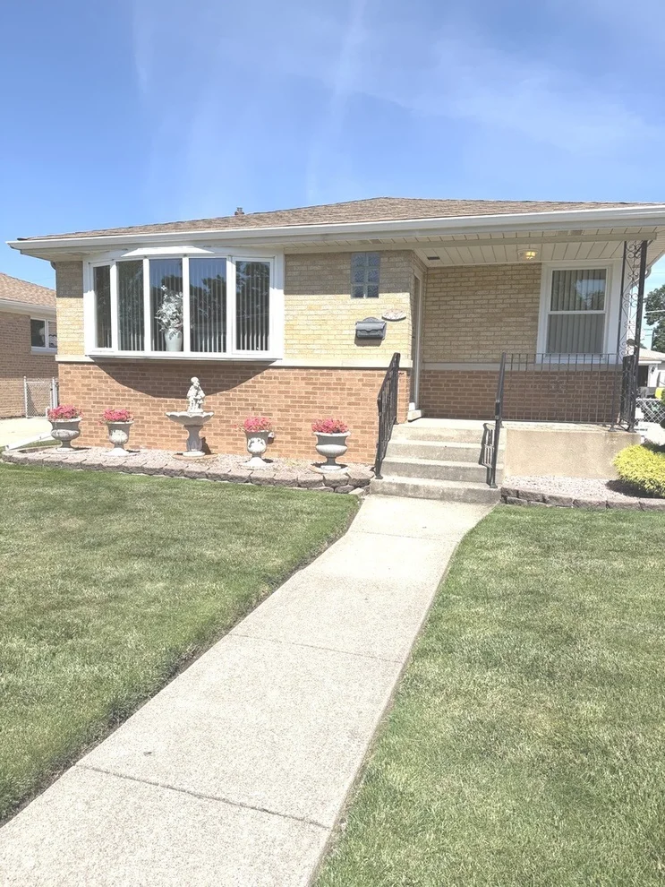 Unit for sale at 4047 Denley Avenue, Schiller Park, IL 60176