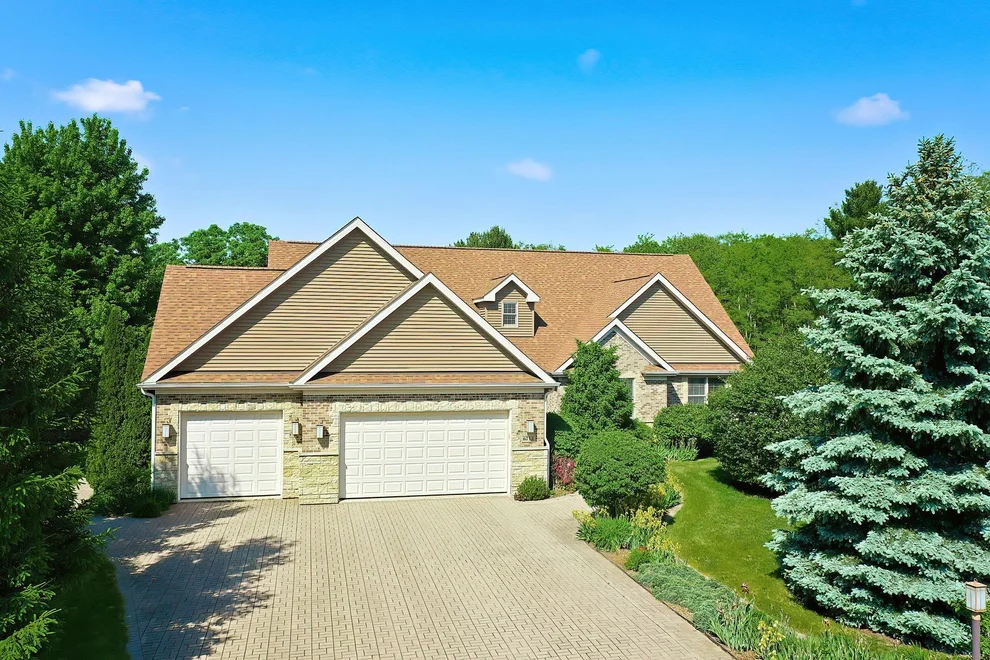 Unit for sale at 6712 Burning Tree Circle, McHenry, IL 60050