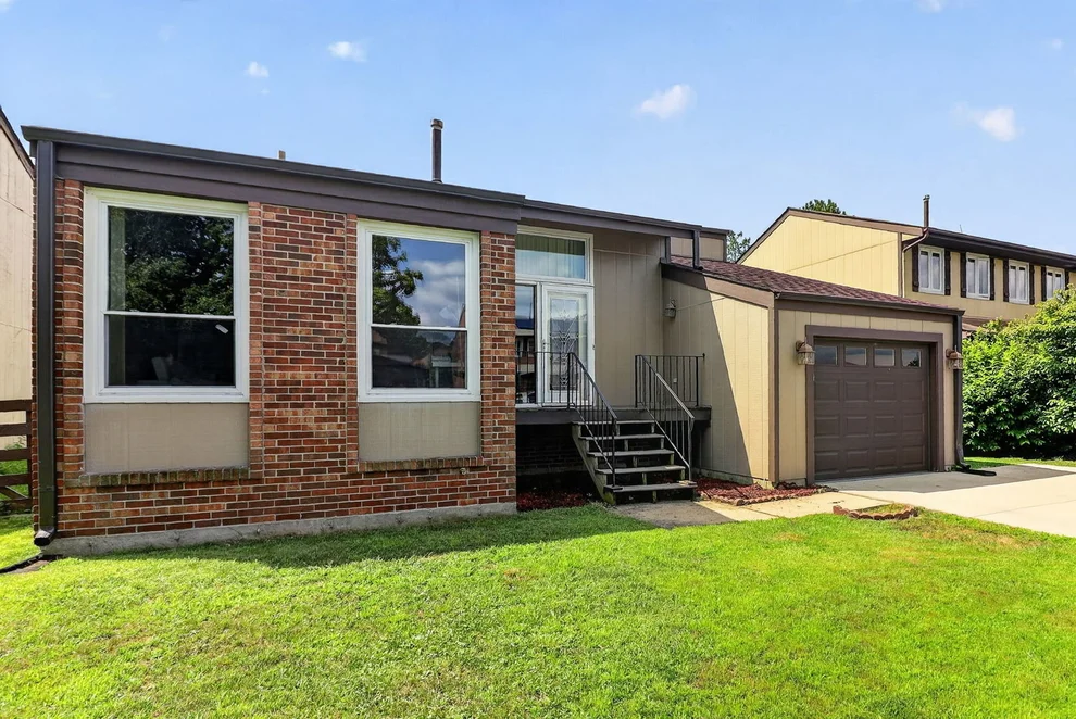 Unit for sale at 1017 BOB O LINK Drive, Darien, IL 60561