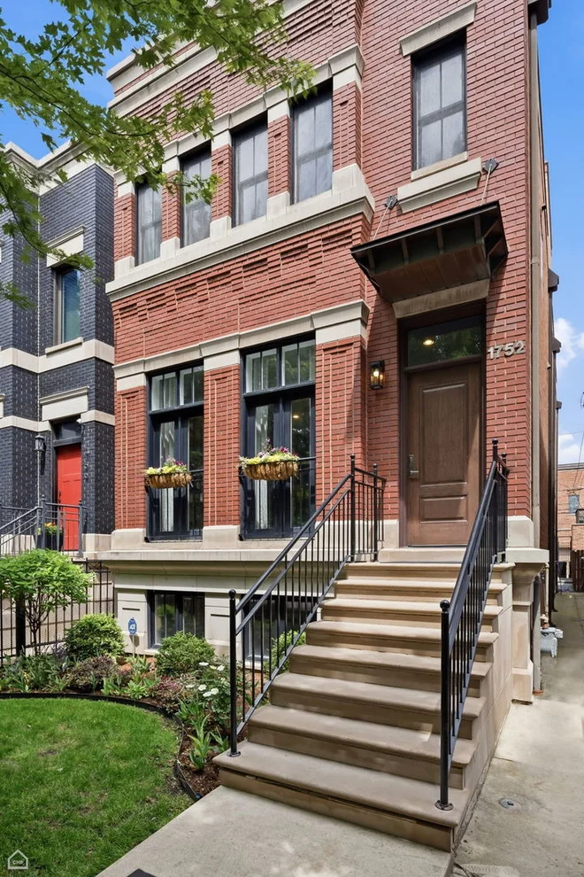 Unit for sale at 1752 W Erie Street, Chicago, IL 60622