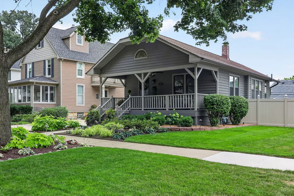 Unit for sale at 4933 Middaugh Avenue, Downers Grove, IL 60515