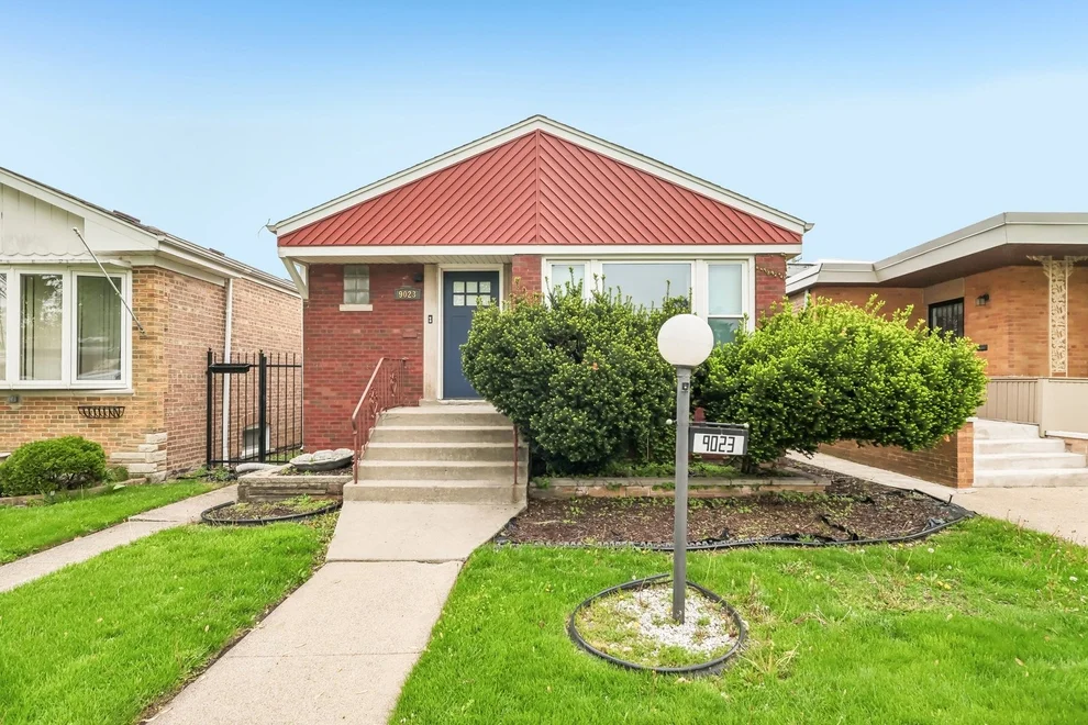 Unit for sale at 9023 S Oglesby Avenue, Chicago, IL 60617