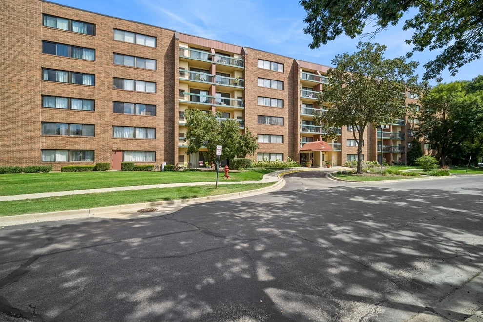 Unit for sale at 1840 Huntington Boulevard, Hoffman Estates, IL 60169