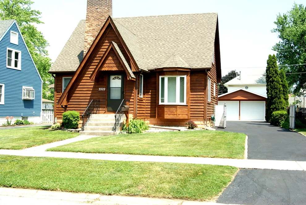 Unit for sale at 3322 Ann Street, Lansing, IL 60438