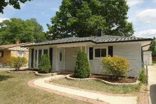 Unit for sale at 321 E DENNIS Road, WHEELING, IL 60090
