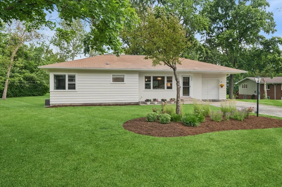 Unit for sale at 1308 W 53rd Place, La Grange Highlands, IL 60525