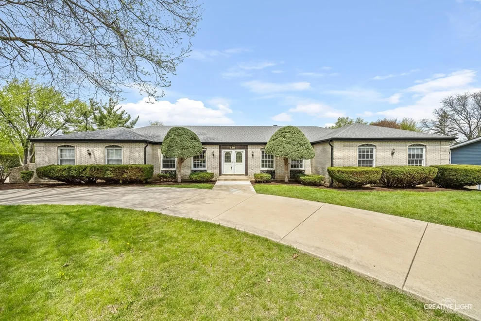 Unit for sale at 130 E Niagara Avenue, Schaumburg, IL 60193
