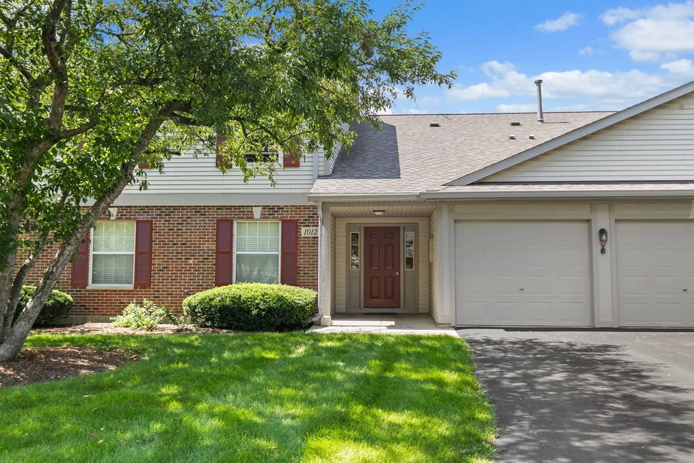 Unit for sale at 1012 Saxon Court, Elgin, IL 60120