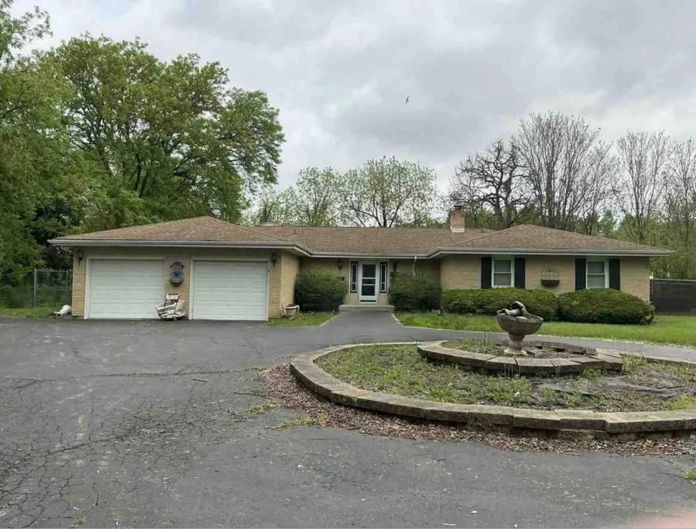 Unit for sale at 327 Old Hickory Road, New Lenox, IL 60451