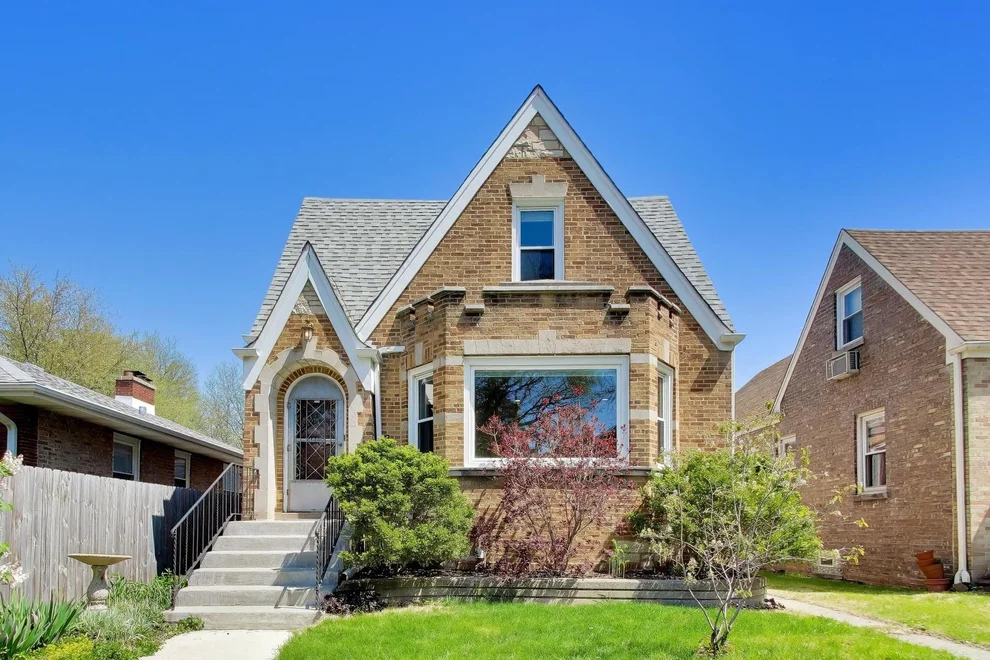 Unit for sale at 4885 N Austin Avenue, Chicago, IL 60630