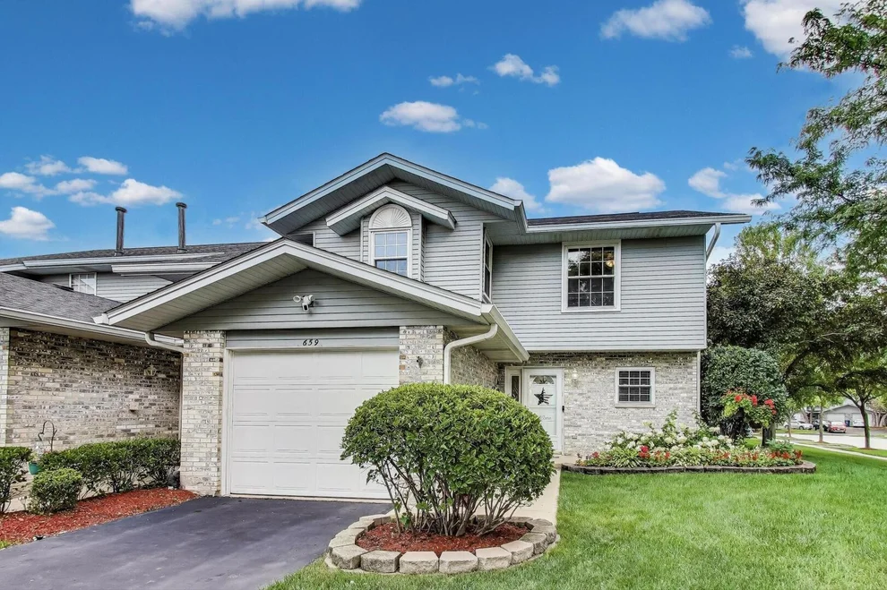 Unit for sale at 659 N Meadows Boulevard N, Addison, IL 60101