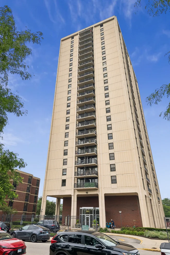 Unit for sale at 3001 S Michigan Avenue, Chicago, IL 60616