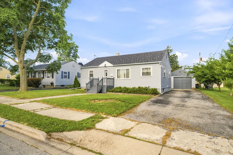 Unit for sale at 119 Park Drive, Joliet, IL 60436