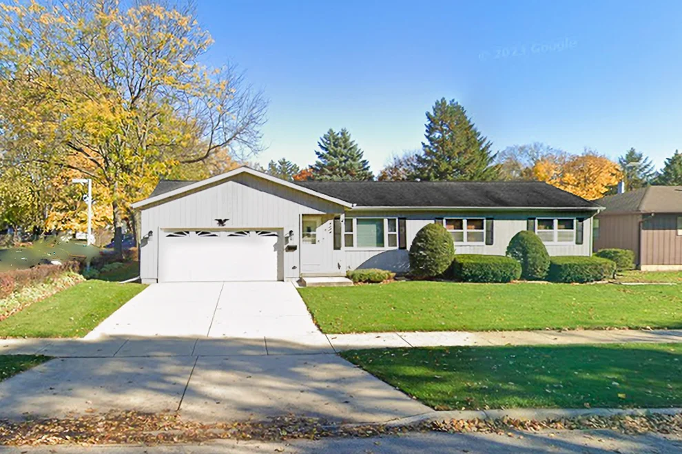 Unit for sale at 17 N Weston Avenue, Elgin, IL 60123