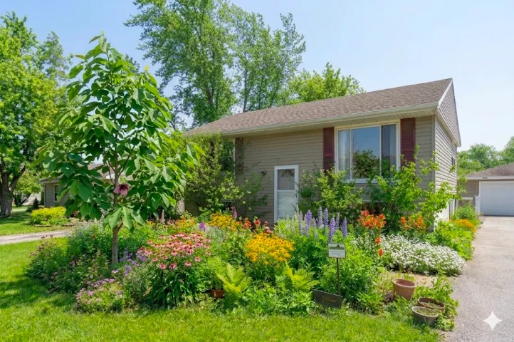 Unit for sale at 216 E Rose Street, Glenwood, IL 60425