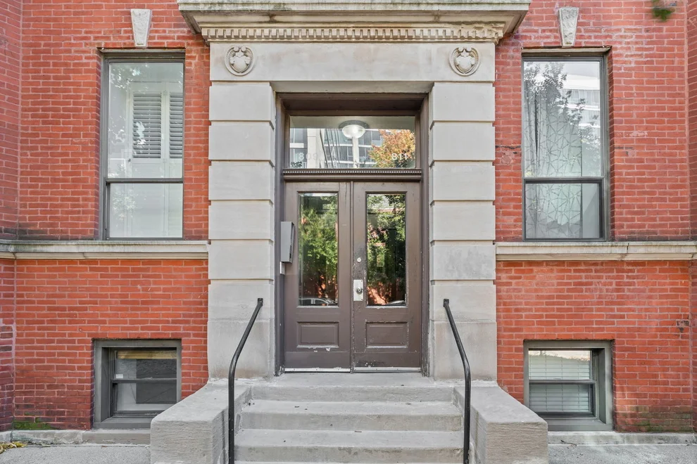 809 West Bradley Place