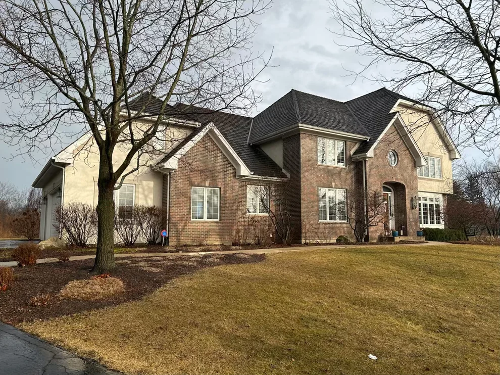 Unit for sale at 5225 W River Bend Drive, Libertyville, IL 60048