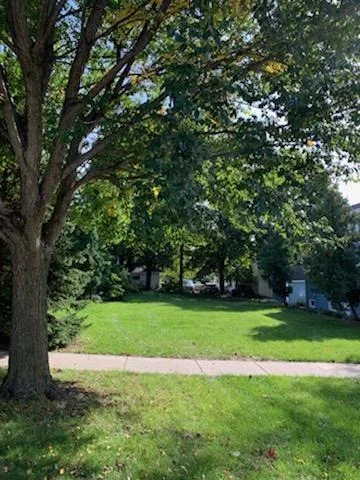 Unit for sale at 207 Walnut Avenue, St. Charles, IL 60174
