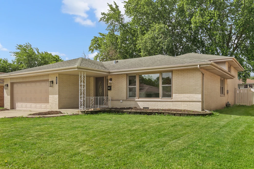 Unit for sale at 947 E 169th Street, South Holland, IL 60473