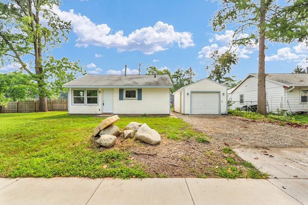Unit for sale at 1408 Hedge Road, Champaign, IL 61821