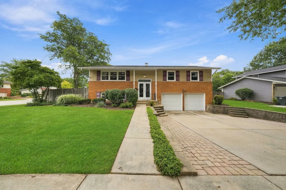 Unit for sale at 503 N Schirra Drive, Palatine, IL 60074