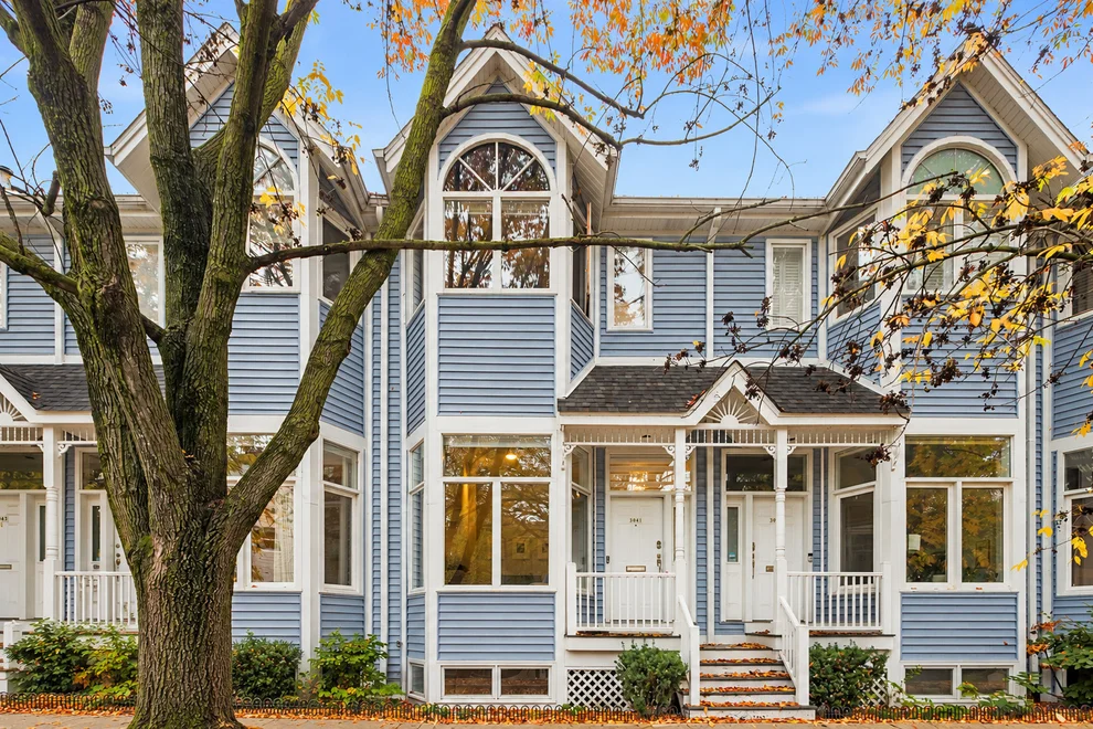 Unit for sale at 3041 N LAKEWOOD Avenue, Chicago, IL 60657