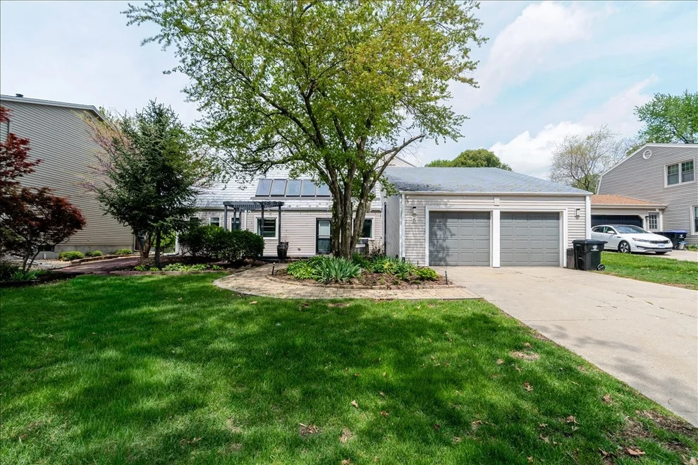 Unit for sale at 6 Kenfield Circle, Bloomington, IL 61704