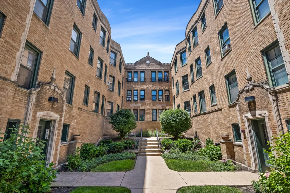 Unit for sale at 146 Clyde Avenue, Evanston, IL 60202