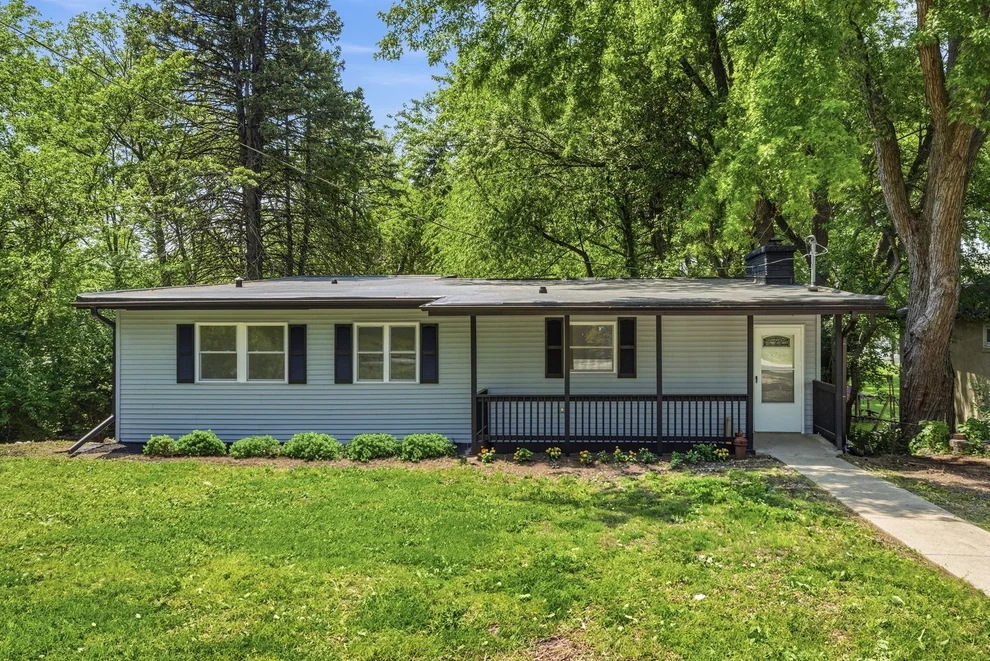 Unit for sale at 1302 S Lawler Avenue, Lombard, IL 60148