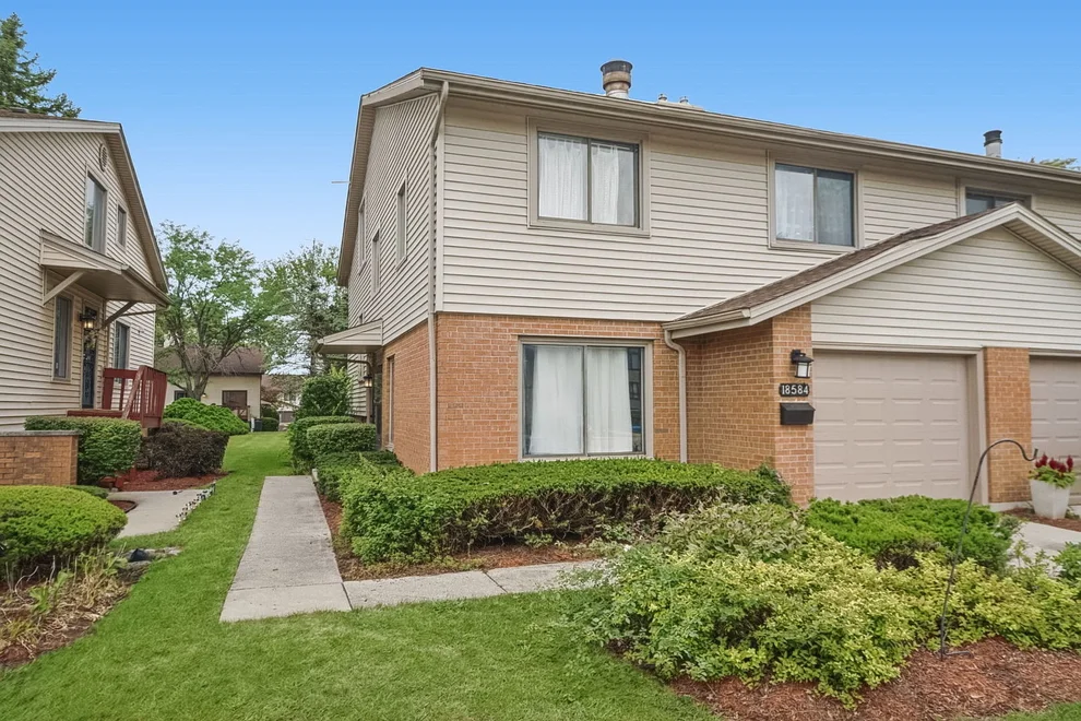 Unit for sale at 18584 Meadow Lane, Hazel Crest, IL 60429