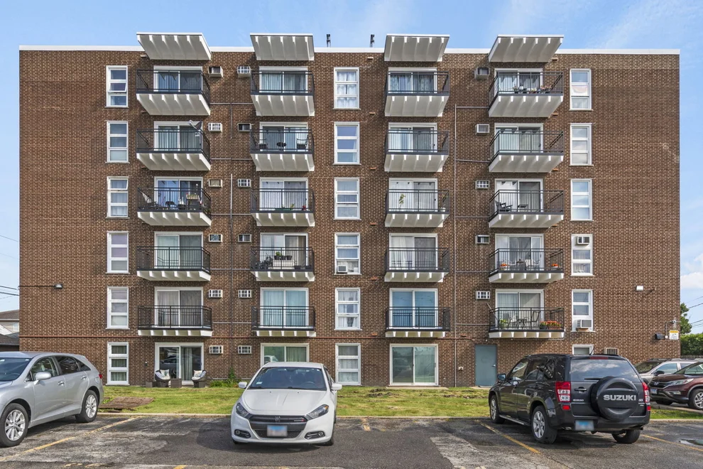 Unit for sale at 7229 W Higgins Avenue, Chicago, IL 60656