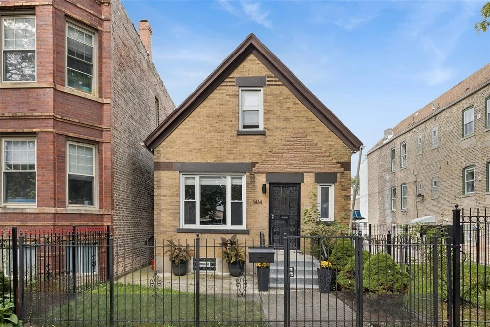 Unit for sale at 1414 N Avers Avenue, Chicago, IL 60651