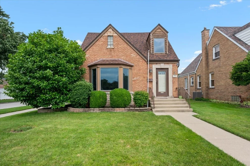 Unit for sale at 7259 N Odell Avenue, Chicago, IL 60631