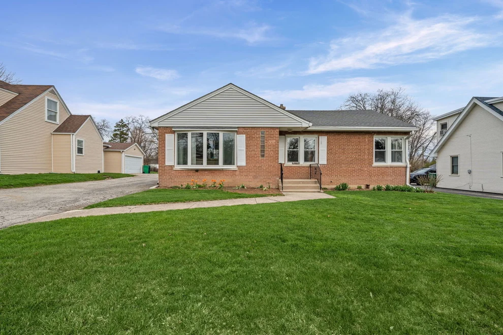 Unit for sale at 317 N Grace Street, Lombard, IL 60148