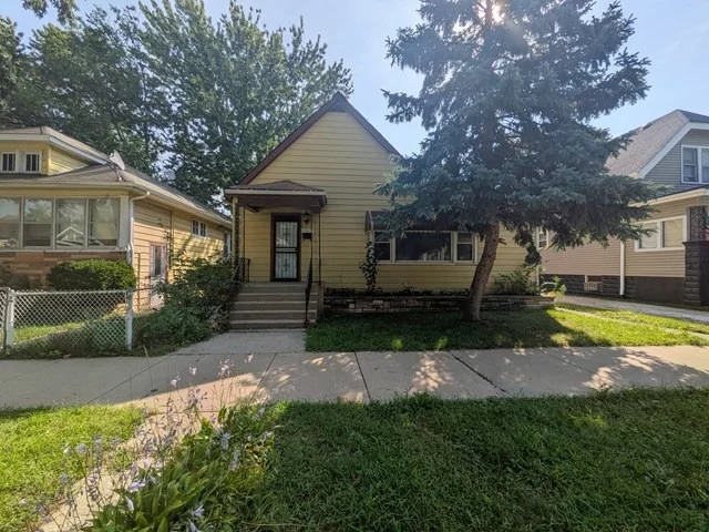 Unit for sale at 11527 S Parnell Avenue, Chicago, IL 60628