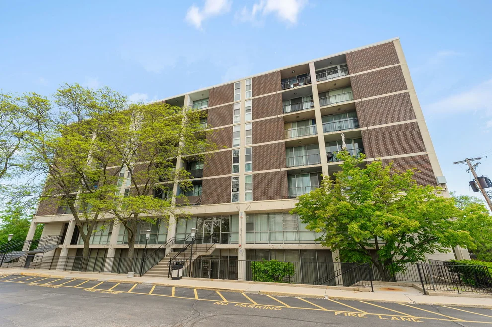 Unit for sale at 1043 S York Road, Bensenville, IL 60106